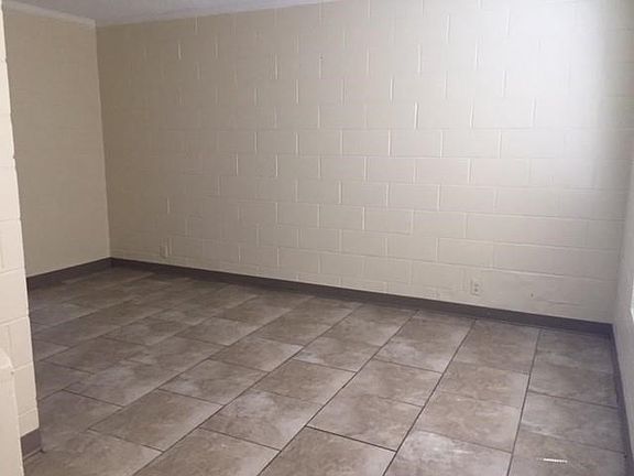 3rd image of 3 Bristol Dr APT B