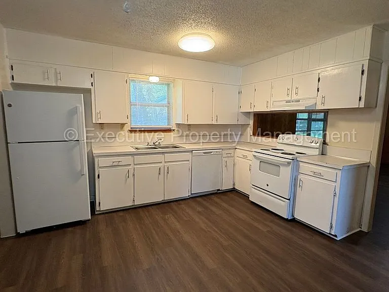 616 Cedar Dr — Photo 5
