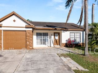 303 Regal Park Dr, Valrico, FL 33594
