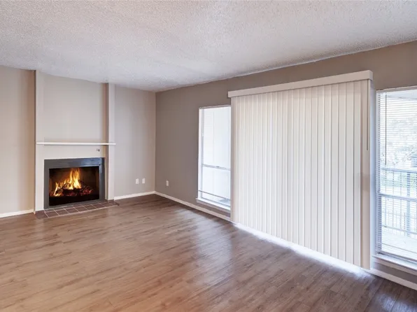 5634 Boca Raton Blvd APT 211, Fort Worth, TX 76112