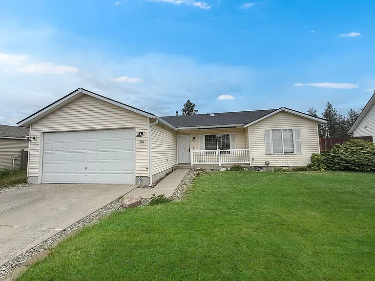3101 Meadow Glen Ln — Photo 1