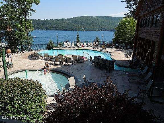 4th image of 3210 Lake Shore Dr
