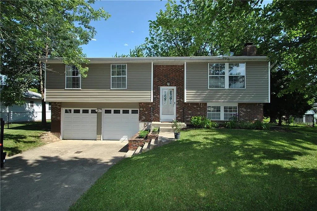 7545 Troon Ct photo 1