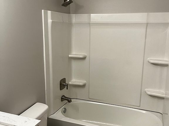 4th image of 707 Forest Ln