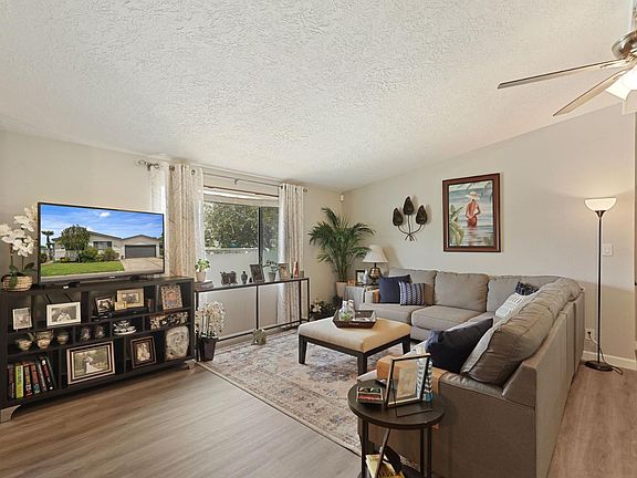 4th image of 60 Hancock Dr