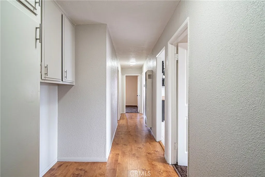 1308 E Oaks St — Photo 3