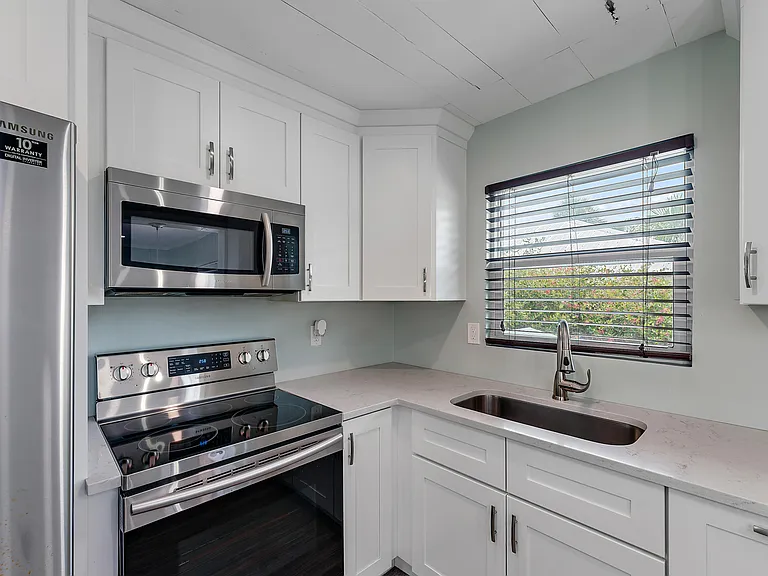 856 SW Rustic Cir — Photo 16