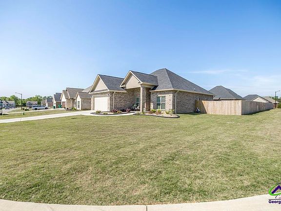 4th image of 700 Linda Gail Way