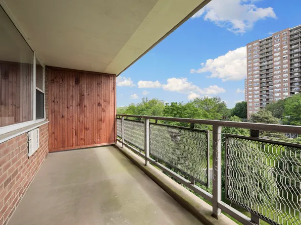 5700 Arlington Avenue image 7 of 18