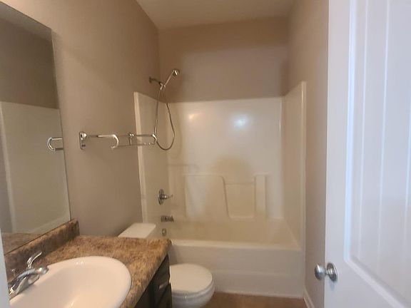 3rd image of 931 Erika Ln