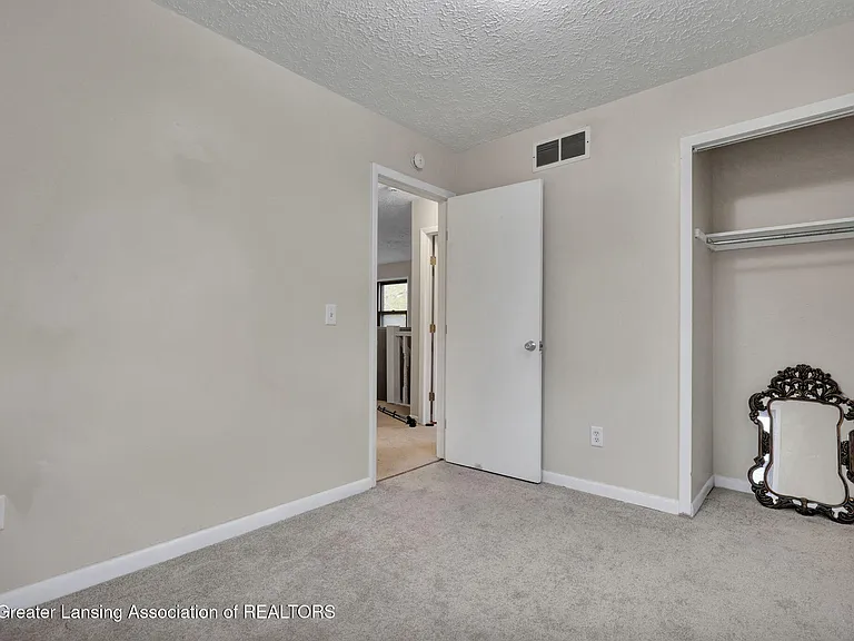 6125 Kenbrook Rd — Photo 9