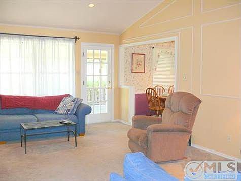 5th image of 605 W Windsor Dr