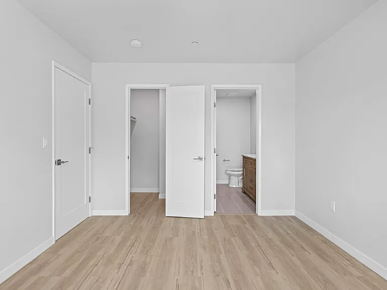 6256 E Lake Dr — Photo 4