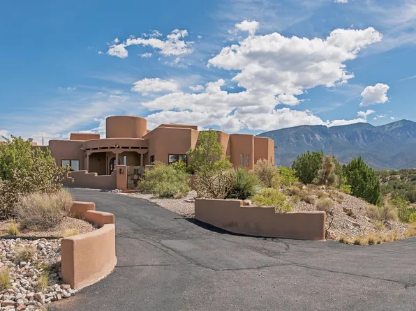 2 Lees Rd, Placitas, NM 87043