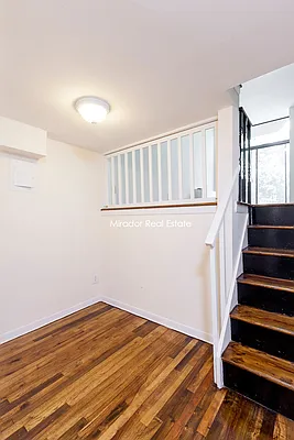 Rented by Mirador Real Estate | media 21