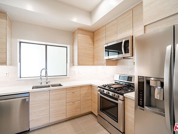 3rd image of 8788 Shoreham Dr APT 32