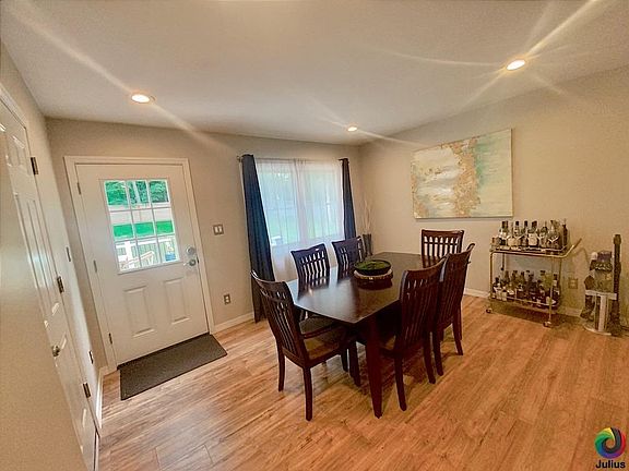 4th image of 5 Longbow Ln