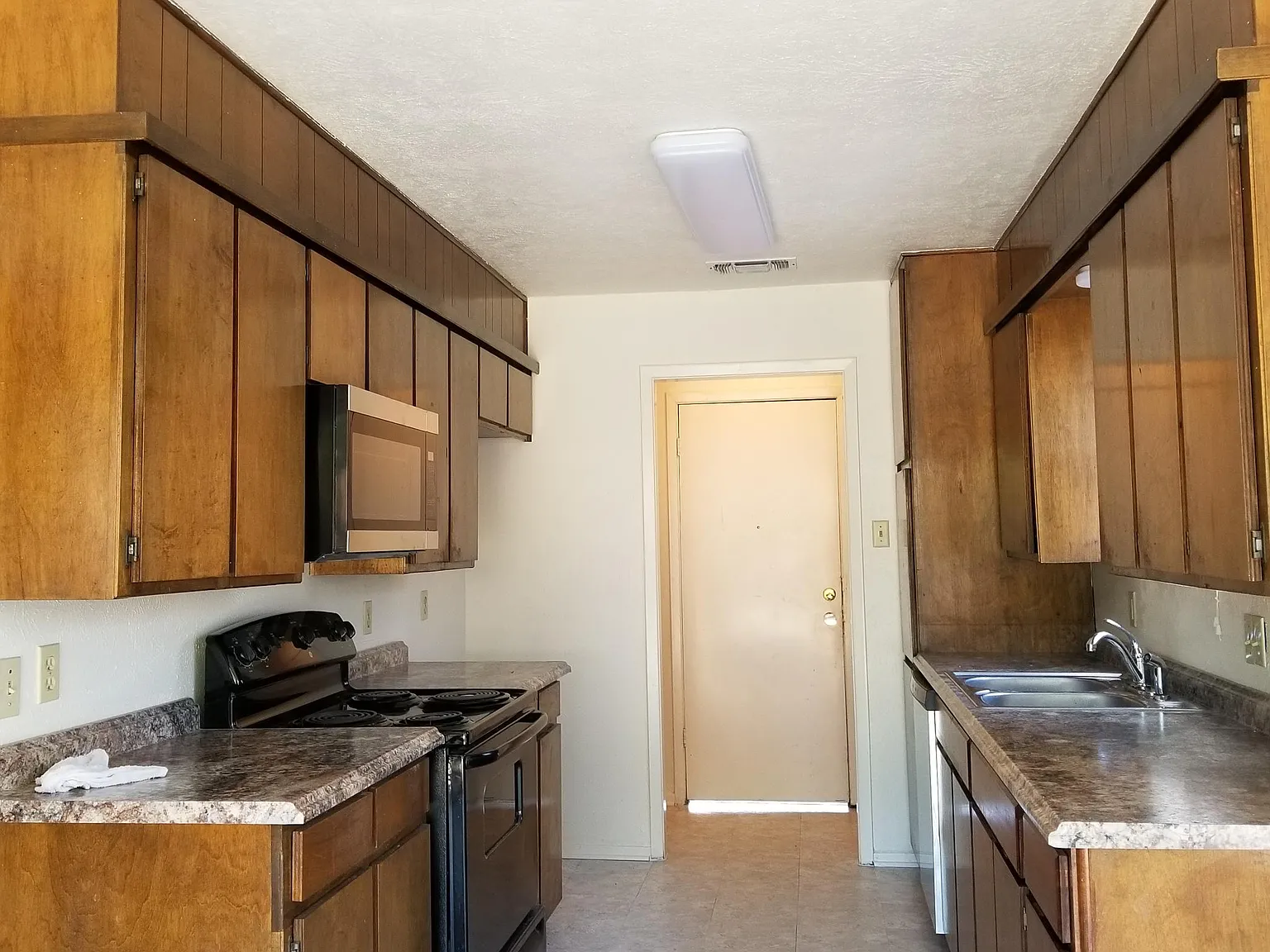 1125 Manning St — Photo 4