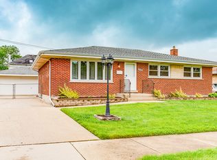 216 Welter Dr, Wood Dale, IL 60191