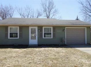 8322 Newfield Dr, Fort Wayne, IN 46815