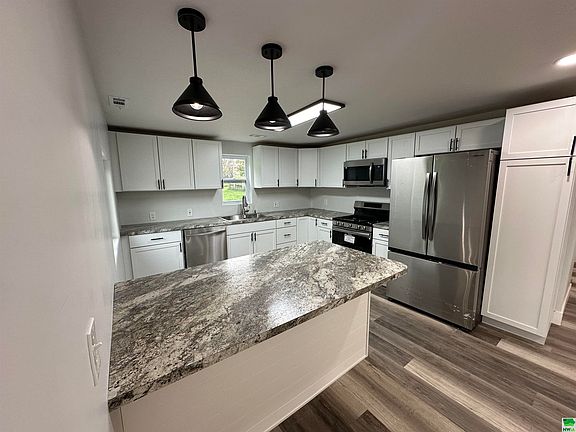 4th image of 1222 Saint Marys St