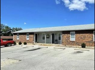 101 Granada Dr, Warrenton, MO 63383