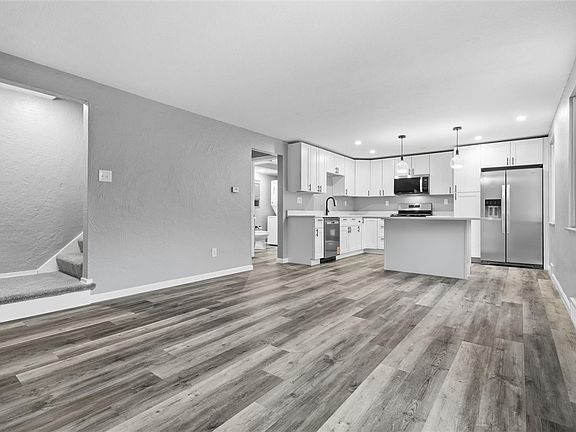 4th image of 327 E Bruceton Rd