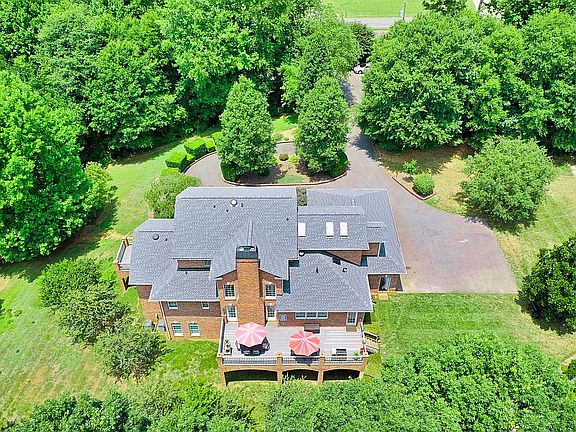 2nd image of 641 32nd Avenue Dr NW