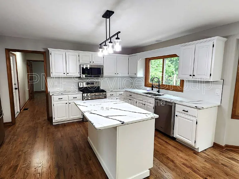 3467 Charlemaine Dr — Photo 4