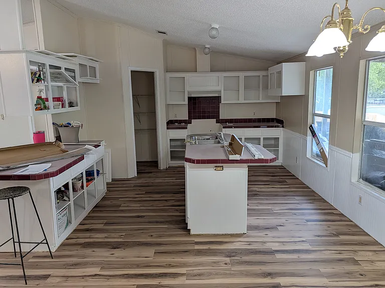 610 Hamilton Creek Dr — Photo 6