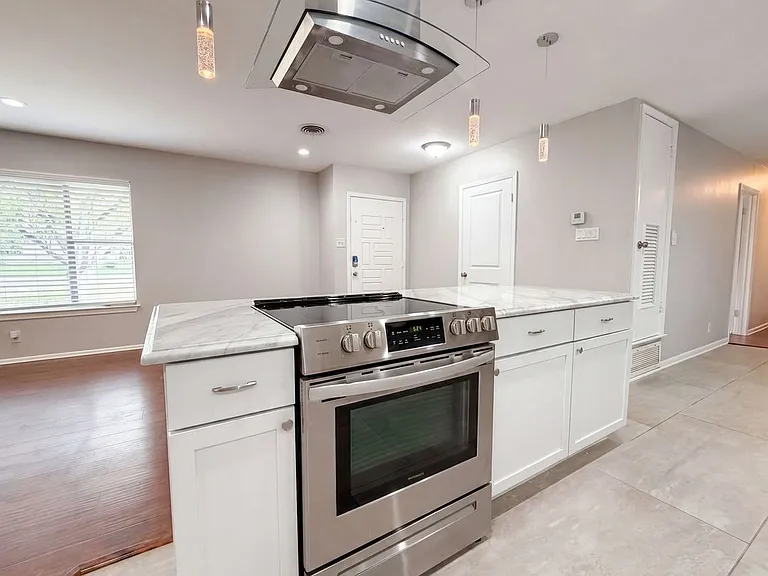 1118 Melissa Dr — Photo 3
