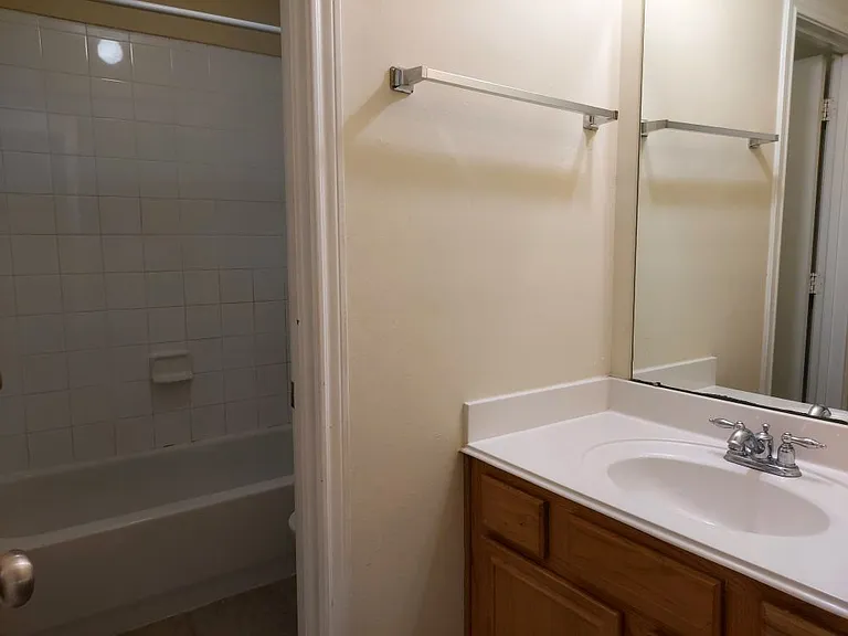822 Forest Thicket Ln — Photo 8