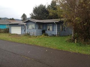 148 S Dolphin St, Rockaway Beach, OR