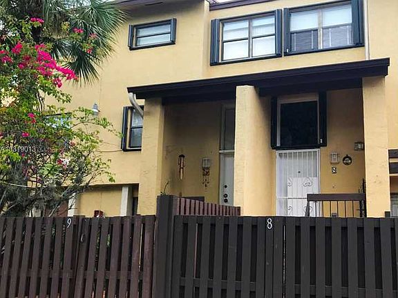 2nd image of 10000 NW 9th Street Cir APT 8