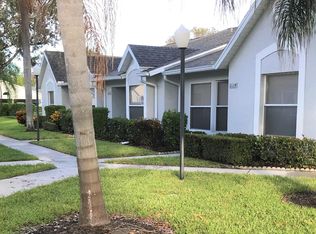 10162 Regent Cir, Naples, FL 34109