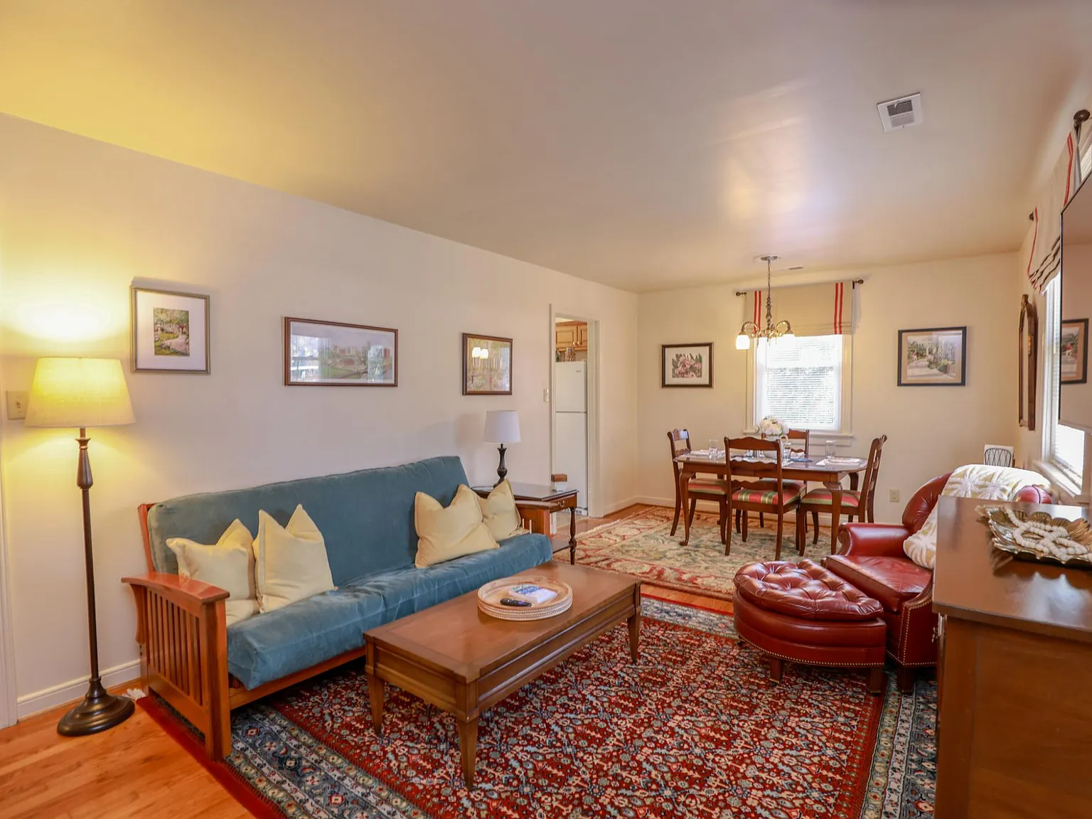 3 bed, 950 sqft, $2,950 — Photo 2