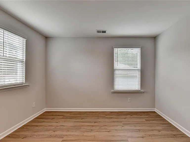 175 Grey Falcon Ave — Photo 33