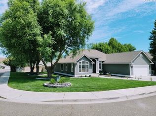 1824 Maui Dr, Richland, WA 99352