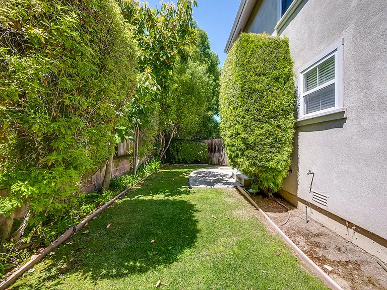 352 Beemer Ave — Photo 55