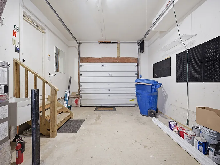 3848 Surry Rd — Photo 33