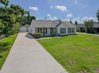 18544 Perkins Oak Rd, Prairieville, LA 70769