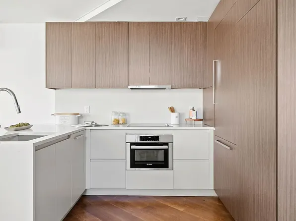 553 West 182nd Street image 1 of 8
