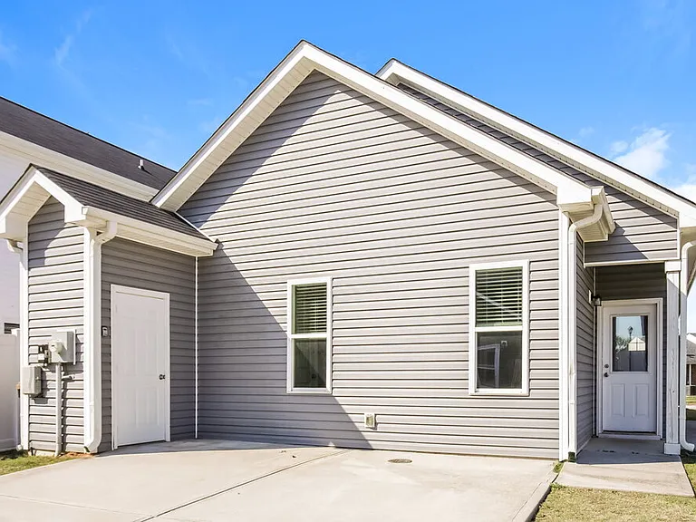 257 E Wilson St — Photo 16