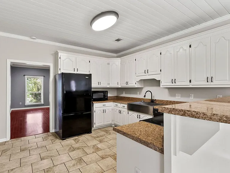 4310 Revere Way — Photo 7