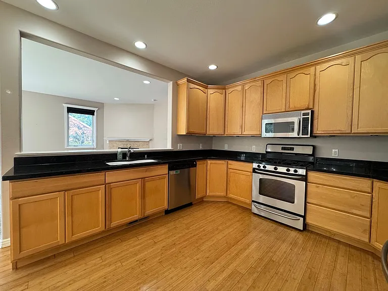 4467 Castlerock Dr — Photo 23