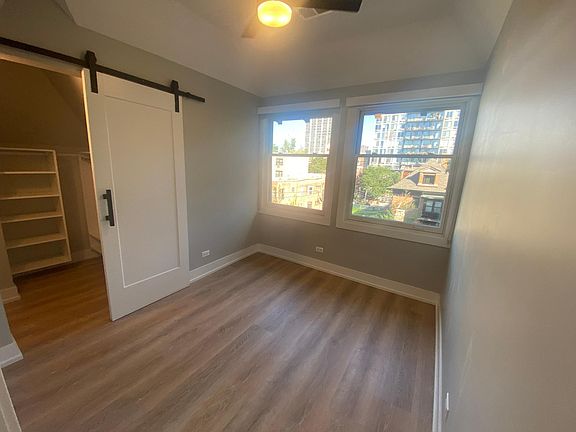 5th image of 448 W Barry Ave #303
