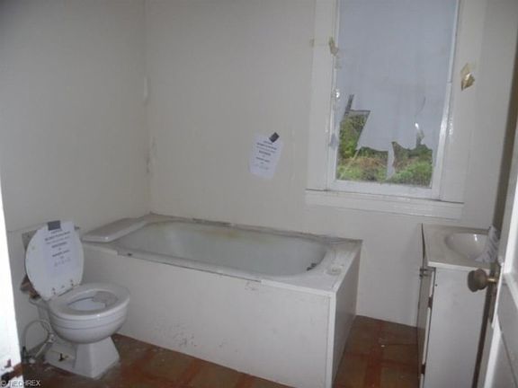 5th image of 4138 E 138th St
