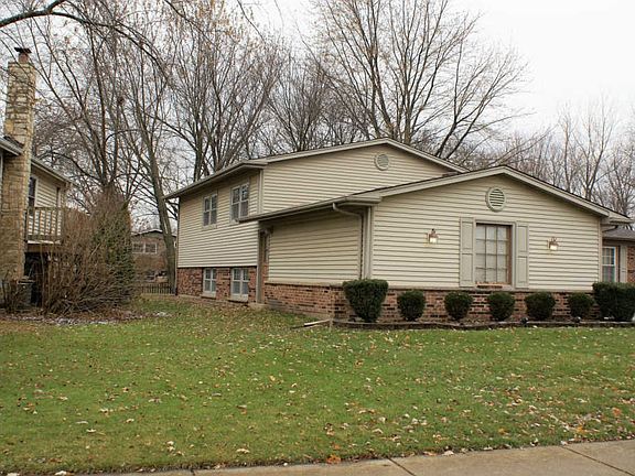 2nd image of 229 W Tanglewood Dr