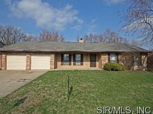 320 Flagstone Dr, Belleville, IL 62221