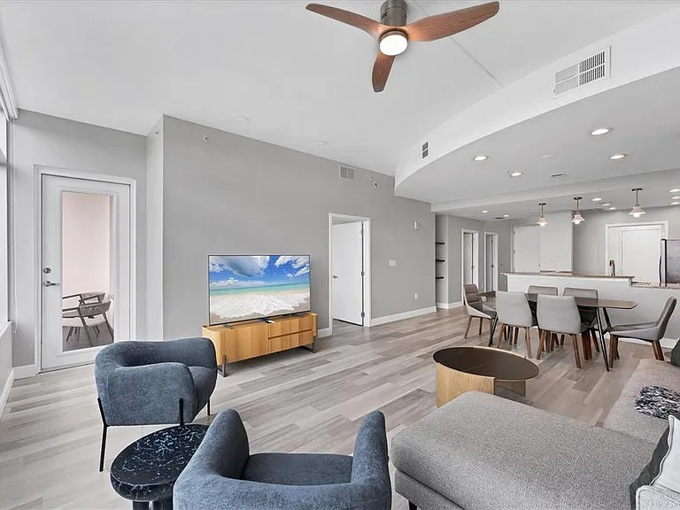 525 E Jackson St #705 — Photo 10